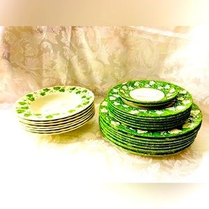 Set of 25pc Vintage Churchill Green Ivy plate set (25 pieces)